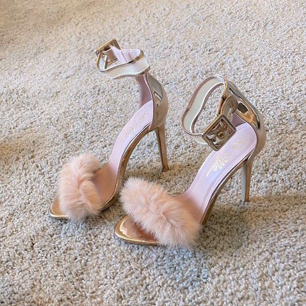 Faux fur Strap pink heels